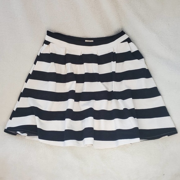 Modcloth Myrtlewood of California Lively in the Lobby Striped Mini Skirt - Picture 2 of 3